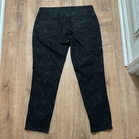 BEIJA FLOR | Black Reptile Snakeskin Audrey Ankle Jeans - Picture 4 of 4